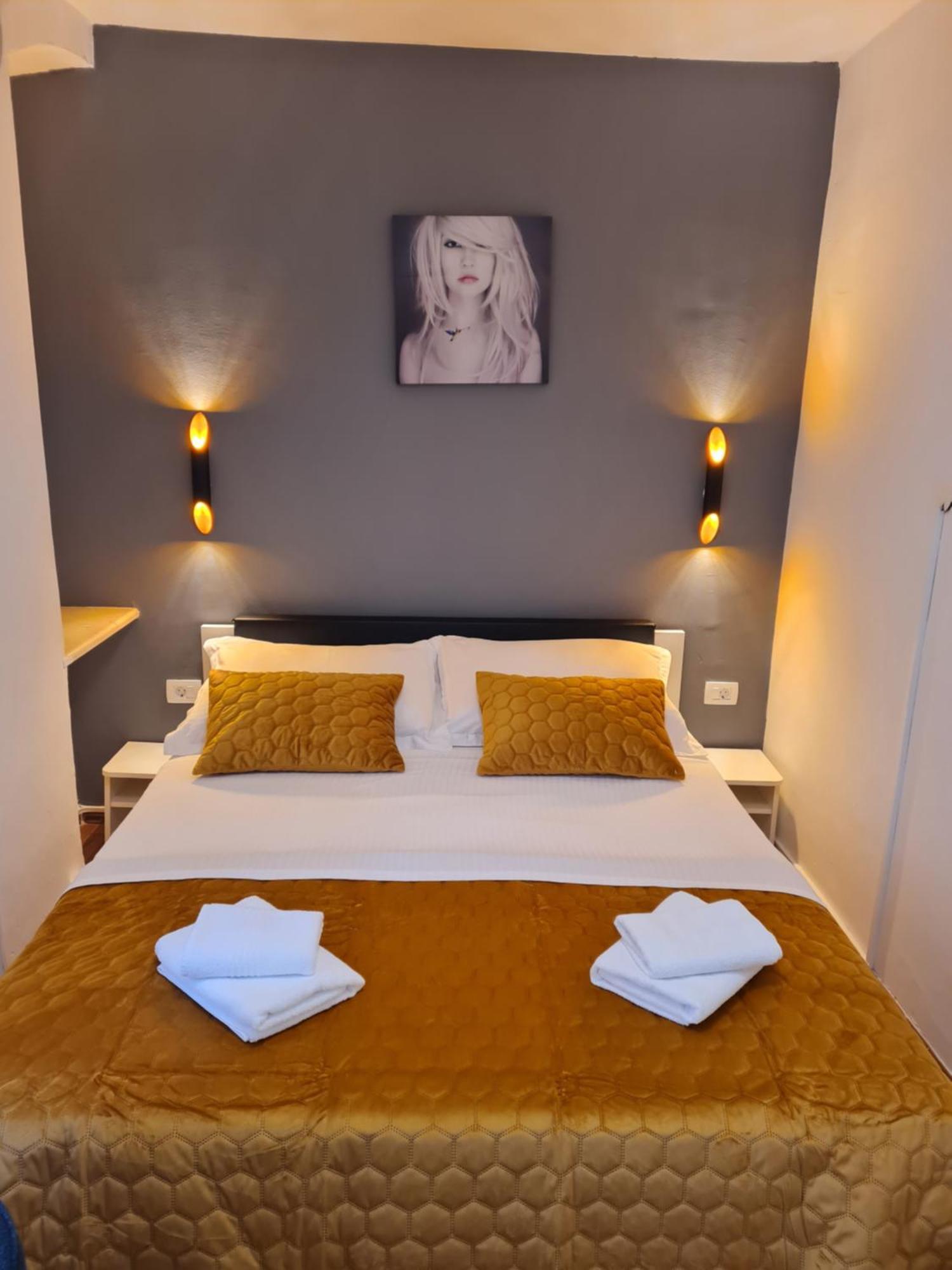 Inchy Accommodation - In The Center Of Diocletian'S Palace Split Kültér fotó
