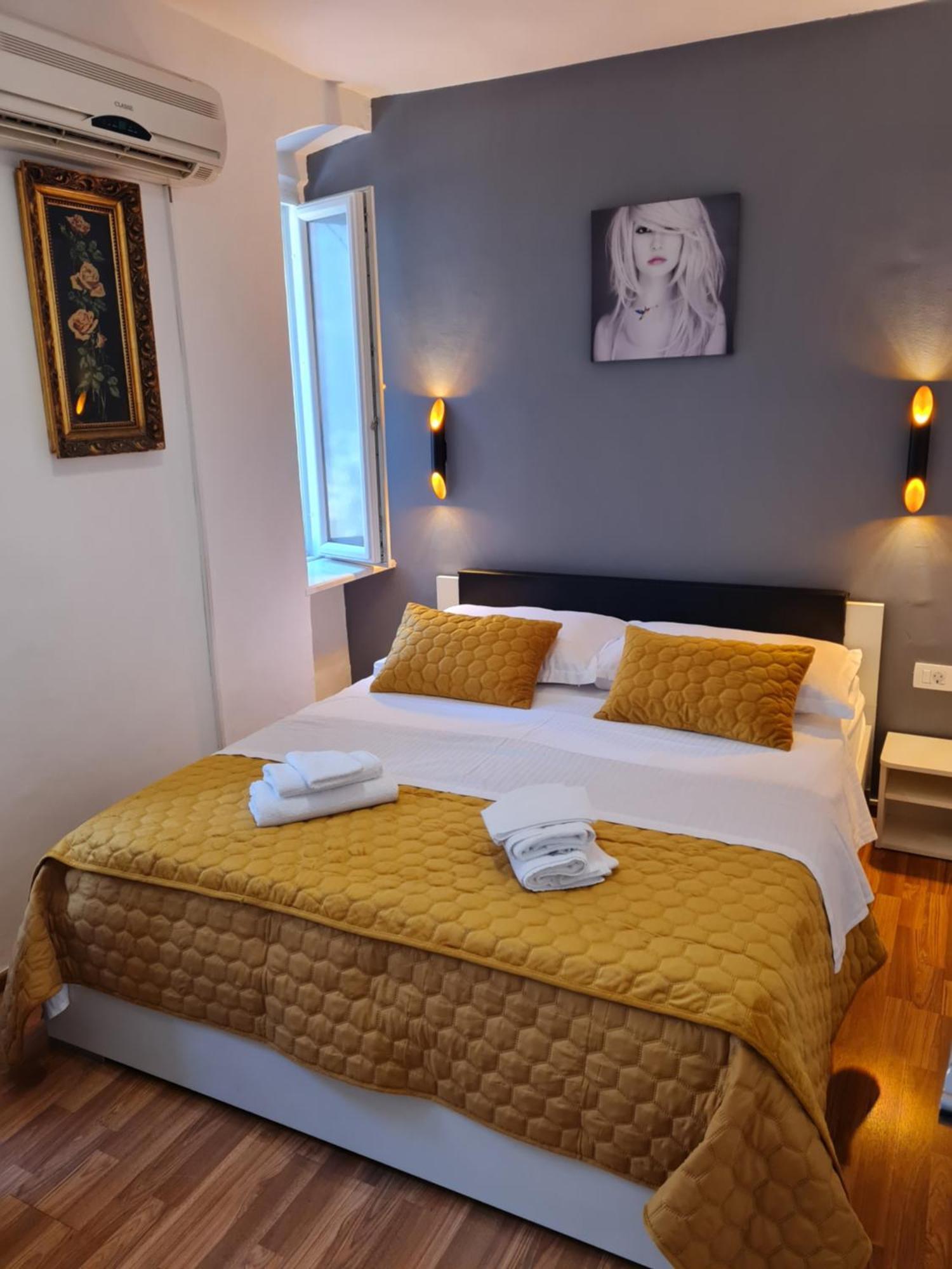 Inchy Accommodation - In The Center Of Diocletian'S Palace Split Kültér fotó