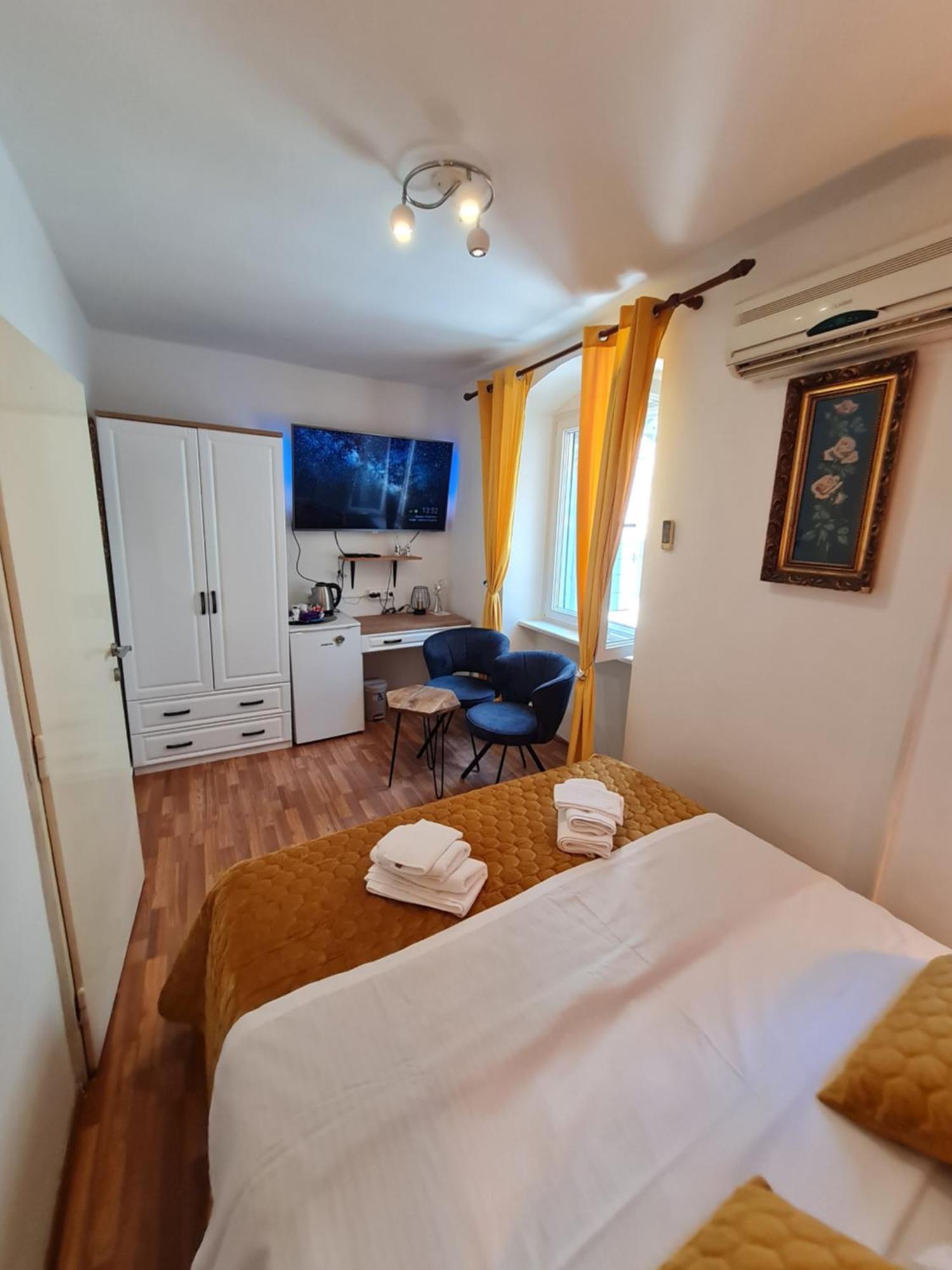 Inchy Accommodation - In The Center Of Diocletian'S Palace Split Kültér fotó